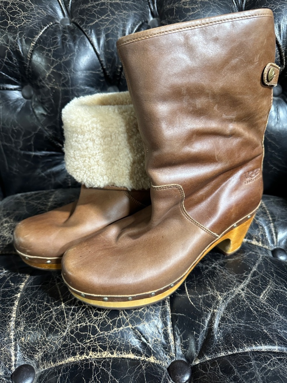 UGG Brown Shearling-Lined Leather Clog Boots - Women